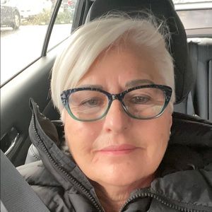 Meet your Posher, Elly